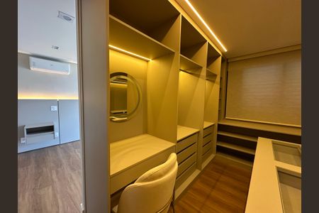 Apartamento à venda com 287m², 3 quartos e 4 vagasCloset da suíte 3