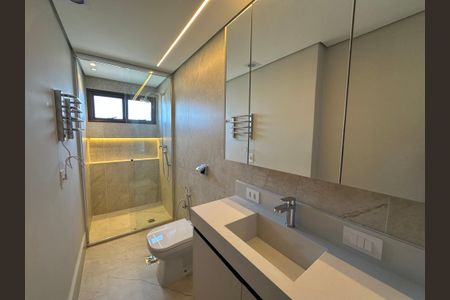 Apartamento à venda com 287m², 3 quartos e 4 vagasBanheiro da Suíte 2