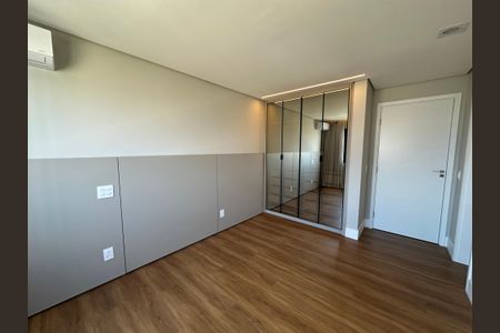 Apartamento à venda com 287m², 3 quartos e 4 vagasSuíte 2