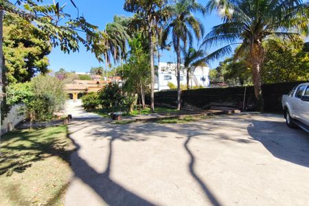 Casa à venda com 340m², 3 quartos e 15 vagasQuintal - Garagem