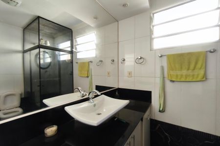 Casa à venda com 340m², 3 quartos e 15 vagasBanheiro Social