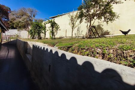 Casa à venda com 340m², 3 quartos e 15 vagasCorredor - Quintal