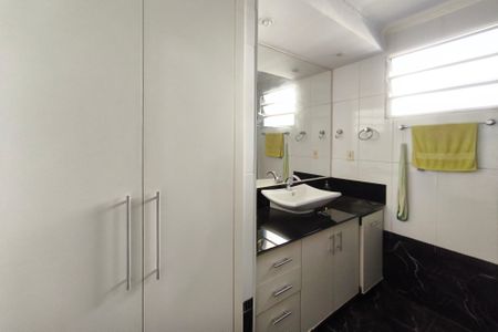 Casa à venda com 340m², 3 quartos e 15 vagasBanheiro Social