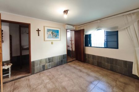 Casa à venda com 340m², 3 quartos e 15 vagasQuarto Suíte