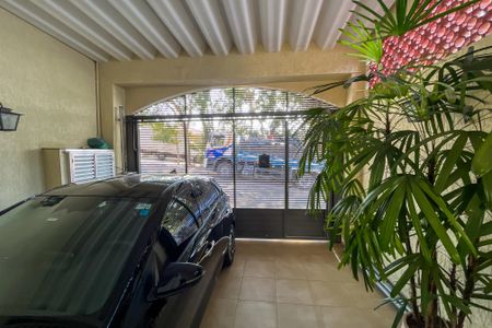 Casa à venda com 195m², 4 quartos e 2 vagas Casa à venda com 195m², 4 quartos e 2 vagasGaragem