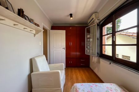 Casa à venda com 195m², 4 quartos e 2 vagas Casa à venda com 195m², 4 quartos e 2 vagasQuarto 1