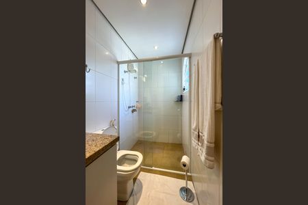 Casa à venda com 195m², 4 quartos e 2 vagas Casa à venda com 195m², 4 quartos e 2 vagasBanheiro Corredor