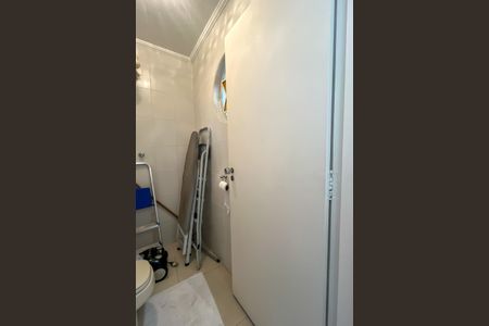 Casa à venda com 195m², 4 quartos e 2 vagas Casa à venda com 195m², 4 quartos e 2 vagasBanheiro da edícula