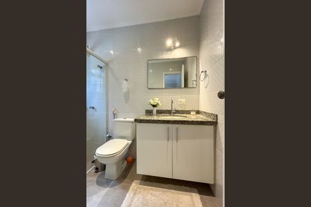 Casa à venda com 195m², 4 quartos e 2 vagas Casa à venda com 195m², 4 quartos e 2 vagasBanheiro da Suíte