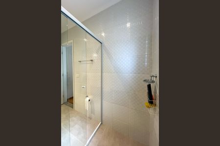 Casa à venda com 195m², 4 quartos e 2 vagas Casa à venda com 195m², 4 quartos e 2 vagasBanheiro da Suíte