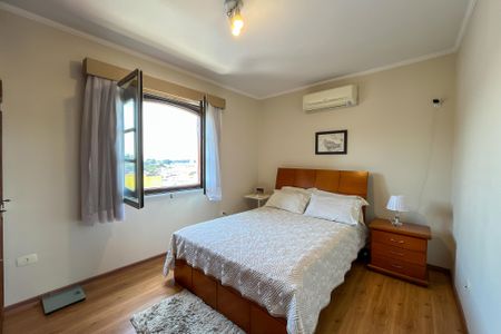 Casa à venda com 195m², 4 quartos e 2 vagas Casa à venda com 195m², 4 quartos e 2 vagasQuarto 2