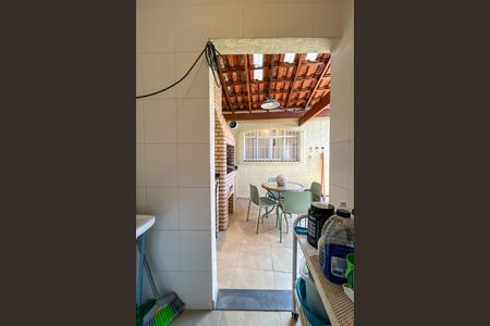 Casa à venda com 195m², 4 quartos e 2 vagas Casa à venda com 195m², 4 quartos e 2 vagasÁrea de Serviço