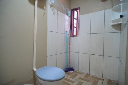 Banheiro de kitnet/studio para alugar com 1 quarto, 22m² em Santos Dumont, São Leopoldo