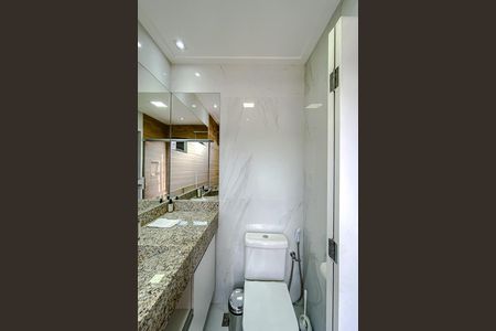 Apartamento à venda com 70m², 2 quartos e 1 vaga Apartamento à venda com 70m², 2 quartos e 1 vagaBanheiro da Suíte