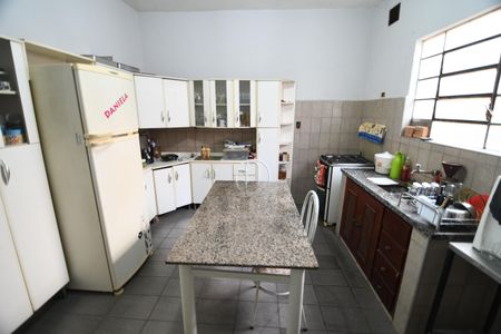 Casa à venda com 400m², 5 quartos e 2 vagasCasa 2 - Cozinha