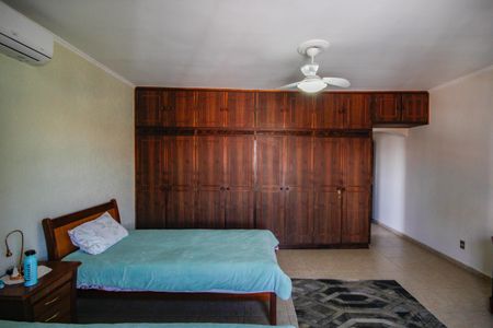 Casa à venda com 390m², 4 quartos e 4 vagas Casa à venda com 390m², 4 quartos e 4 vagasQuarto 3