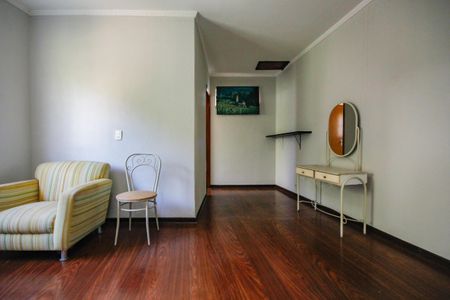 Casa à venda com 390m², 4 quartos e 4 vagas Casa à venda com 390m², 4 quartos e 4 vagasQuarto da Edícula