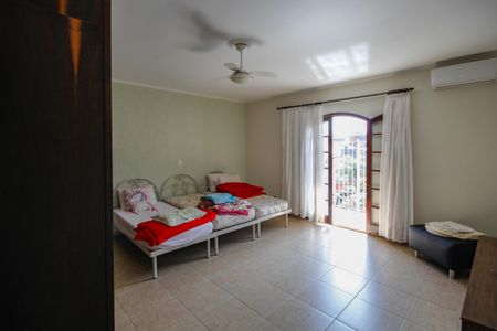 Casa à venda com 390m², 4 quartos e 4 vagas Casa à venda com 390m², 4 quartos e 4 vagasQuarto 1