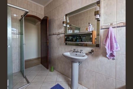 Casa à venda com 390m², 4 quartos e 4 vagas Casa à venda com 390m², 4 quartos e 4 vagasBanheiro 4