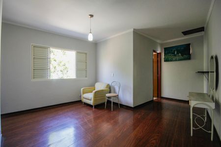 Casa à venda com 390m², 4 quartos e 4 vagas Casa à venda com 390m², 4 quartos e 4 vagasQuarto da Edícula