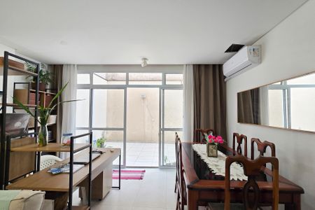 Apartamento à venda com 105m², 2 quartos e 2 vagas Apartamento à venda com 105m², 2 quartos e 2 vagasSala