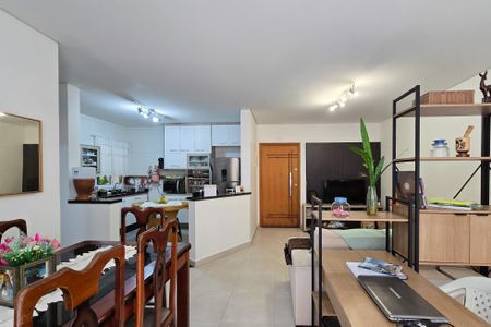 Apartamento à venda com 105m², 2 quartos e 2 vagas Apartamento à venda com 105m², 2 quartos e 2 vagasSala