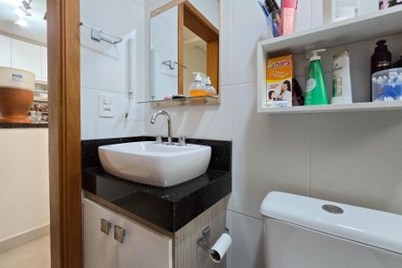 Apartamento à venda com 105m², 2 quartos e 2 vagas Apartamento à venda com 105m², 2 quartos e 2 vagasBanheiro Social