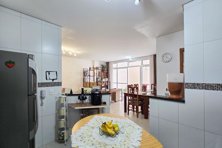Apartamento à venda com 105m², 2 quartos e 2 vagas Apartamento à venda com 105m², 2 quartos e 2 vagasCozinha