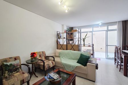 Apartamento à venda com 105m², 2 quartos e 2 vagas Apartamento à venda com 105m², 2 quartos e 2 vagasSala