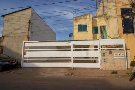 Fachada de casa para alugar com 2 quartos, 48m² em Qnm 1, Brasília