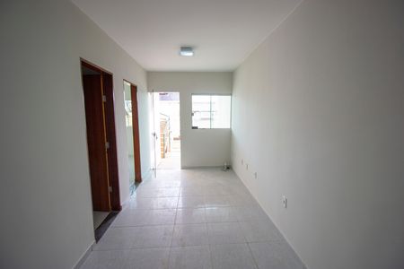 Sala de casa para alugar com 2 quartos, 48m² em Qnm 1, Brasília