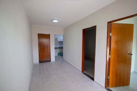 Sala de casa para alugar com 2 quartos, 48m² em Qnm 1, Brasília
