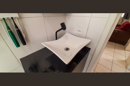 Apartamento à venda com 48m², 2 quartos e 1 vaga Apartamento à venda com 48m², 2 quartos e 1 vagaBanheiro Social