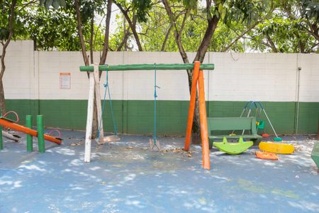 Apartamento à venda com 48m², 2 quartos e 1 vaga Apartamento à venda com 48m², 2 quartos e 1 vagaÁrea comum - Playground
