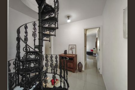 Casa à venda com 146m², 4 quartos e 3 vagasHall social