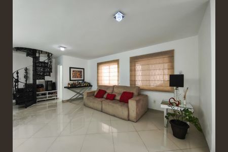 Casa à venda com 146m², 4 quartos e 3 vagasSala