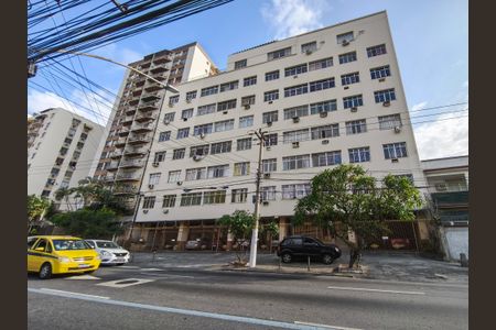 Apartamento à venda com 73m², 2 quartos e 1 vagaFachada e portaria