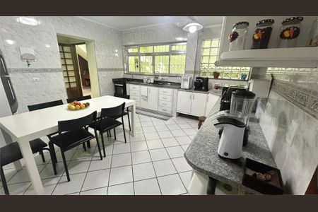 Casa à venda com 4 quartos, 200m² em Jardim Sonia, São Paulo