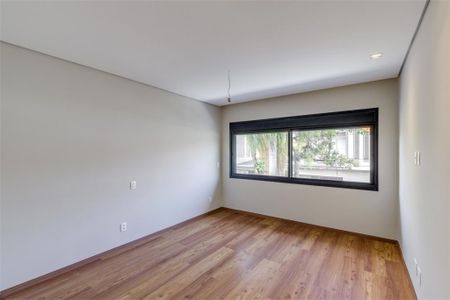 Casa à venda com 4 quartos, 350m² em Granja Julieta, São Paulo