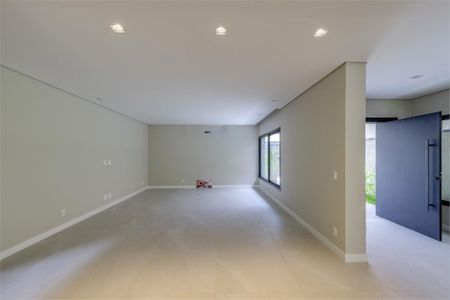 Casa à venda com 4 quartos, 350m² em Granja Julieta, São Paulo