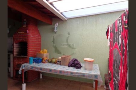 Casa à venda com 3 quartos, 180m² em Vila Santo Estefano, São Paulo