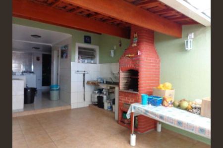 Casa à venda com 3 quartos, 180m² em Vila Santo Estefano, São Paulo