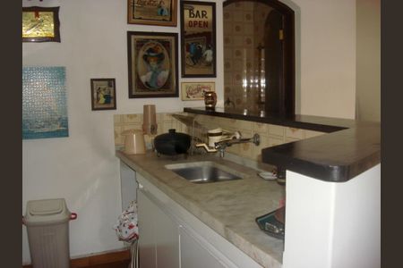 Casa à venda com 325m², 3 quartos e 3 vagas