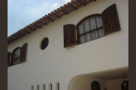 Casa à venda com 325m², 3 quartos e 3 vagas