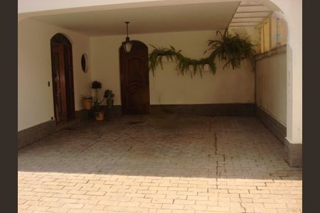 Casa à venda com 325m², 3 quartos e 3 vagas