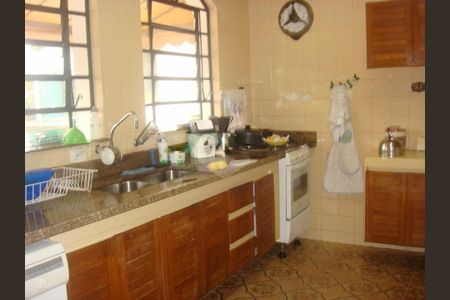 Casa à venda com 325m², 3 quartos e 3 vagas