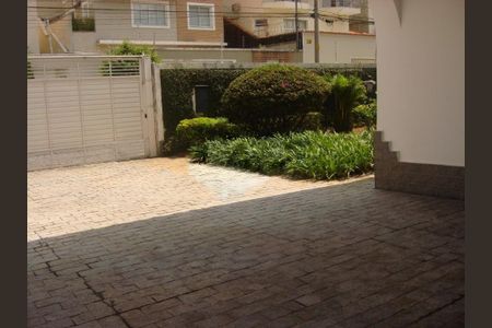 Casa à venda com 325m², 3 quartos e 3 vagas