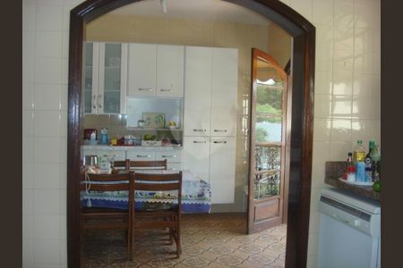 Casa à venda com 325m², 3 quartos e 3 vagas