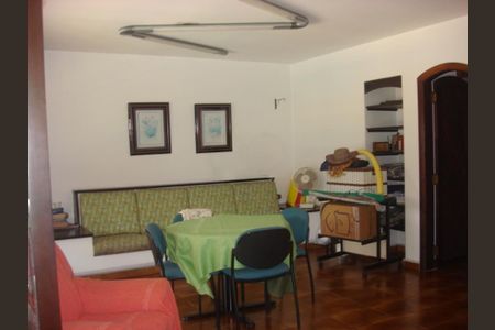 Casa à venda com 3 quartos, 325m² em Vila Sonia, São Paulo