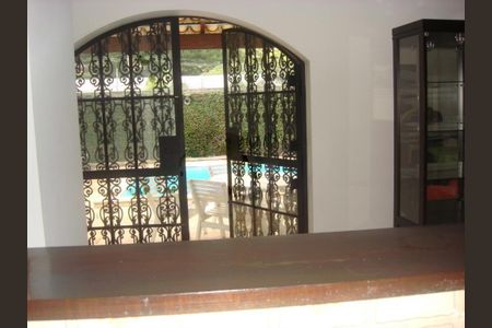 Casa à venda com 325m², 3 quartos e 3 vagas